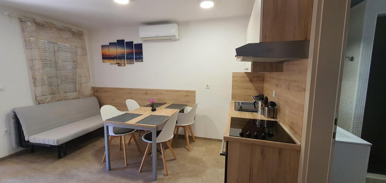 Bungalow Comfort 100 M From The Beach Premantura Zewnętrze zdjęcie